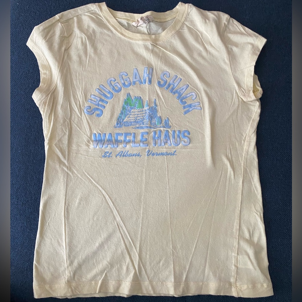 Vintage American Eagle T-shirt. Yellow. Shuggah Shack Waffle Haus. Size M.